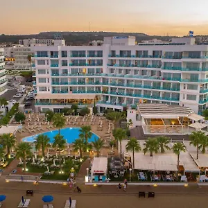 **** Hotel Vrissaki Cypern
